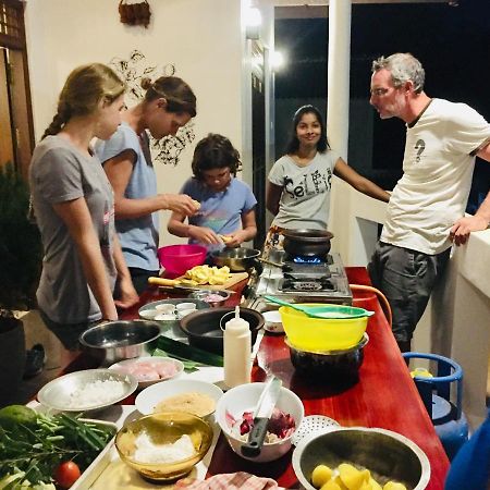 Sweet Home Tourist Rest, Cooking Classes & Tours Anuradhapura Esterno foto