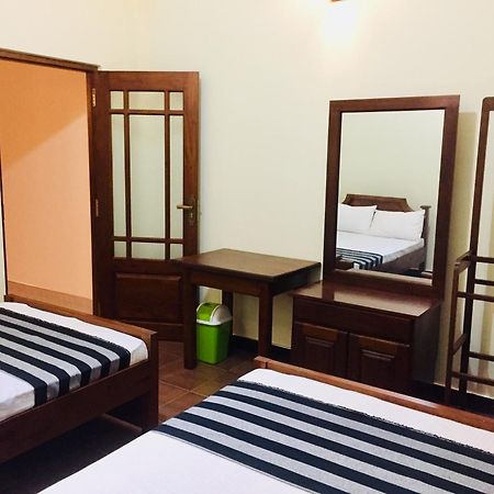 Sweet Home Tourist Rest, Cooking Classes & Tours Anuradhapura Esterno foto