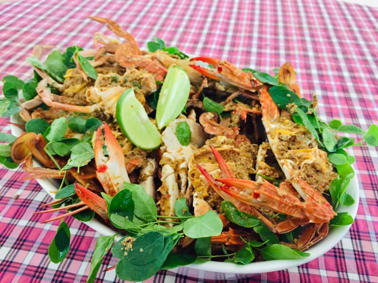 Sweet Home Tourist Rest, Cooking Classes & Tours Anuradhapura Esterno foto