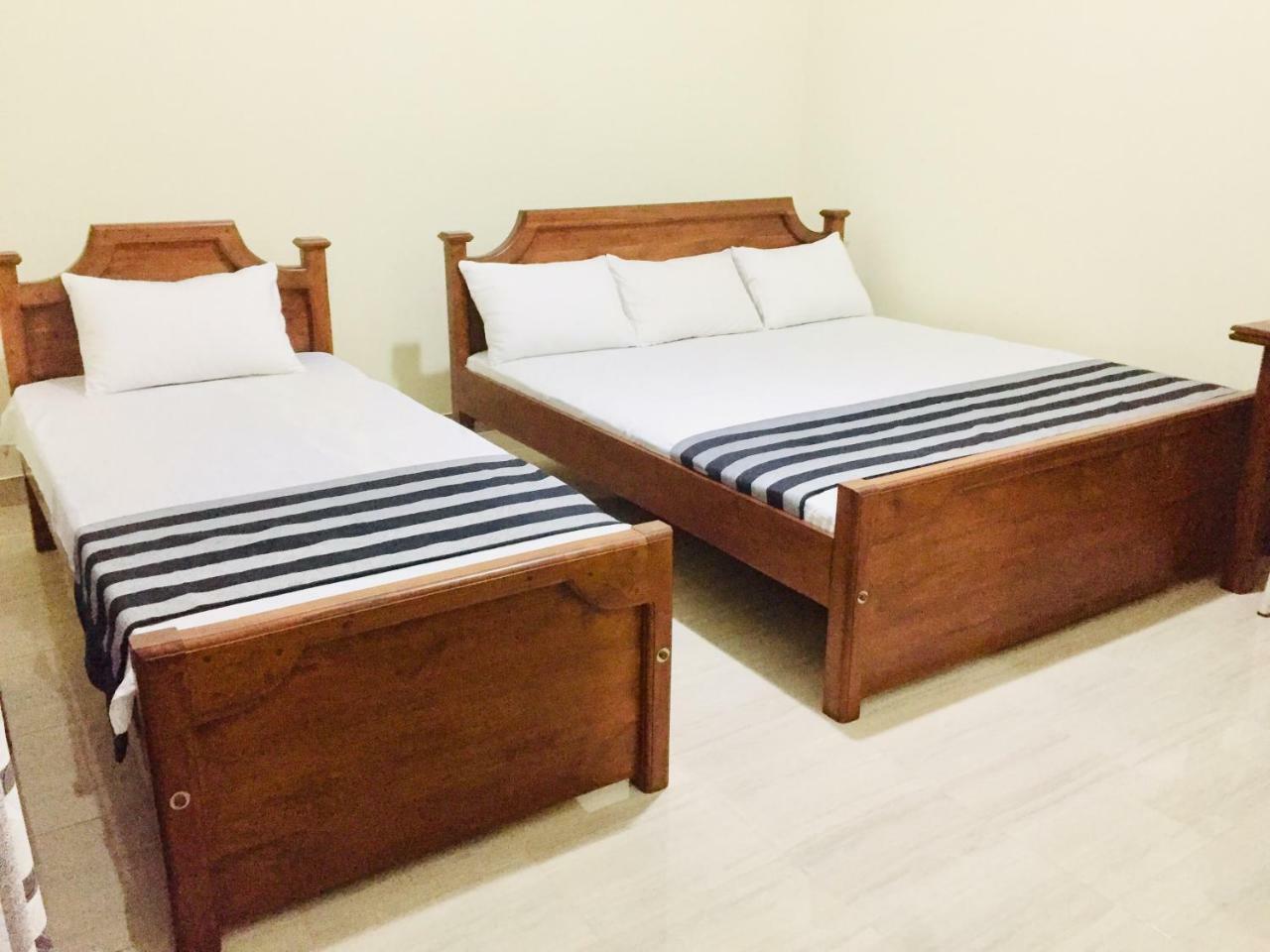 Sweet Home Tourist Rest, Cooking Classes & Tours Anuradhapura Esterno foto