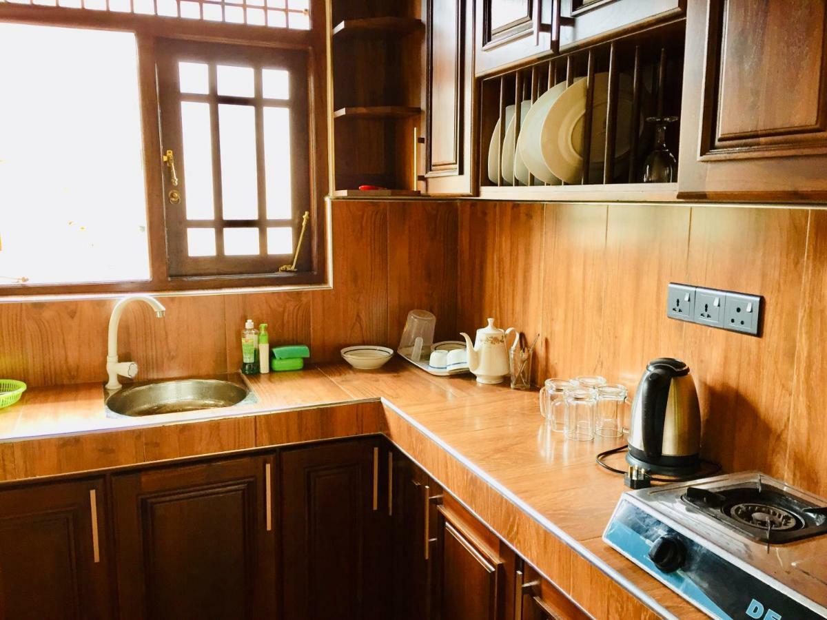 Sweet Home Tourist Rest, Cooking Classes & Tours Anuradhapura Esterno foto