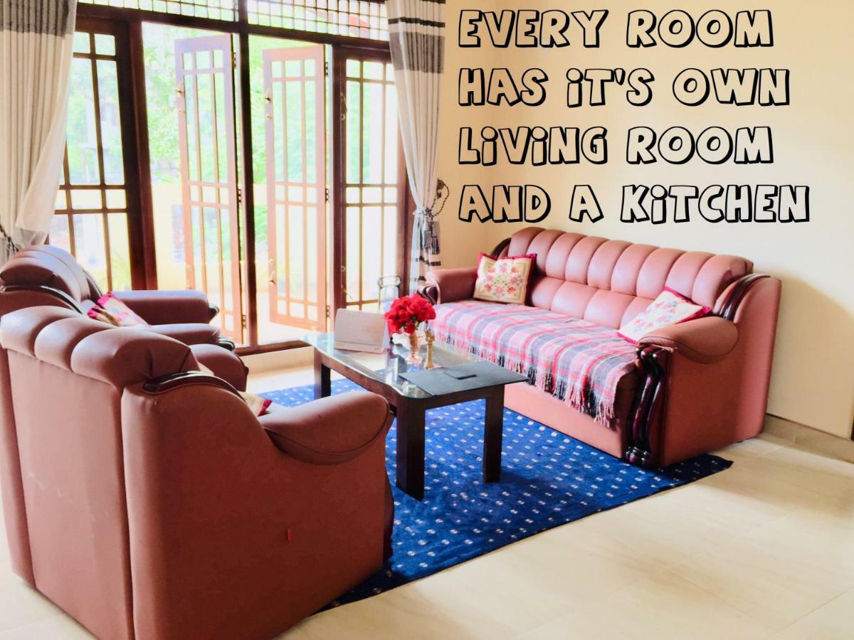 Sweet Home Tourist Rest, Cooking Classes & Tours Anuradhapura Esterno foto