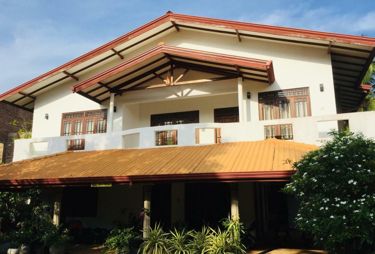 Sweet Home Tourist Rest, Cooking Classes & Tours Anuradhapura Esterno foto