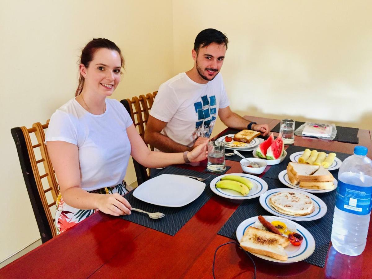 Sweet Home Tourist Rest, Cooking Classes & Tours Anuradhapura Esterno foto