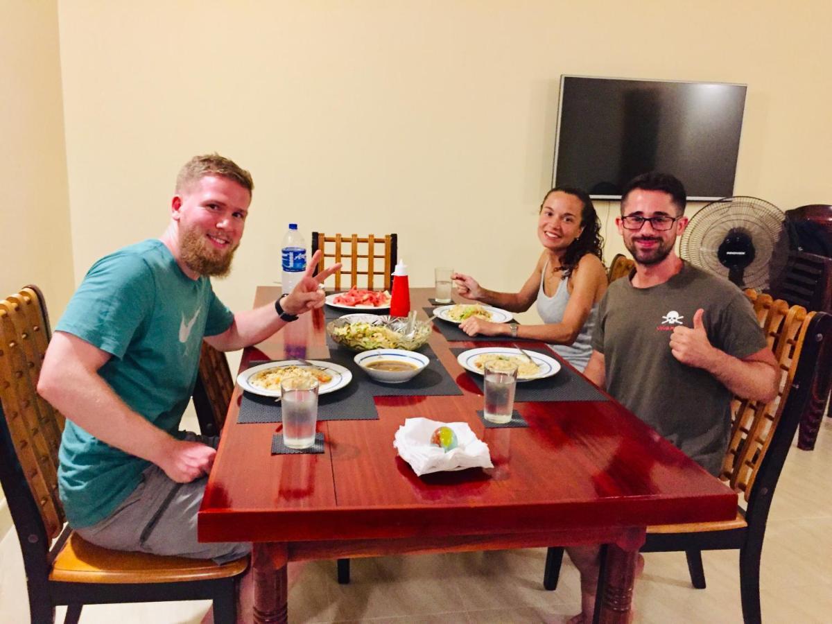 Sweet Home Tourist Rest, Cooking Classes & Tours Anuradhapura Esterno foto